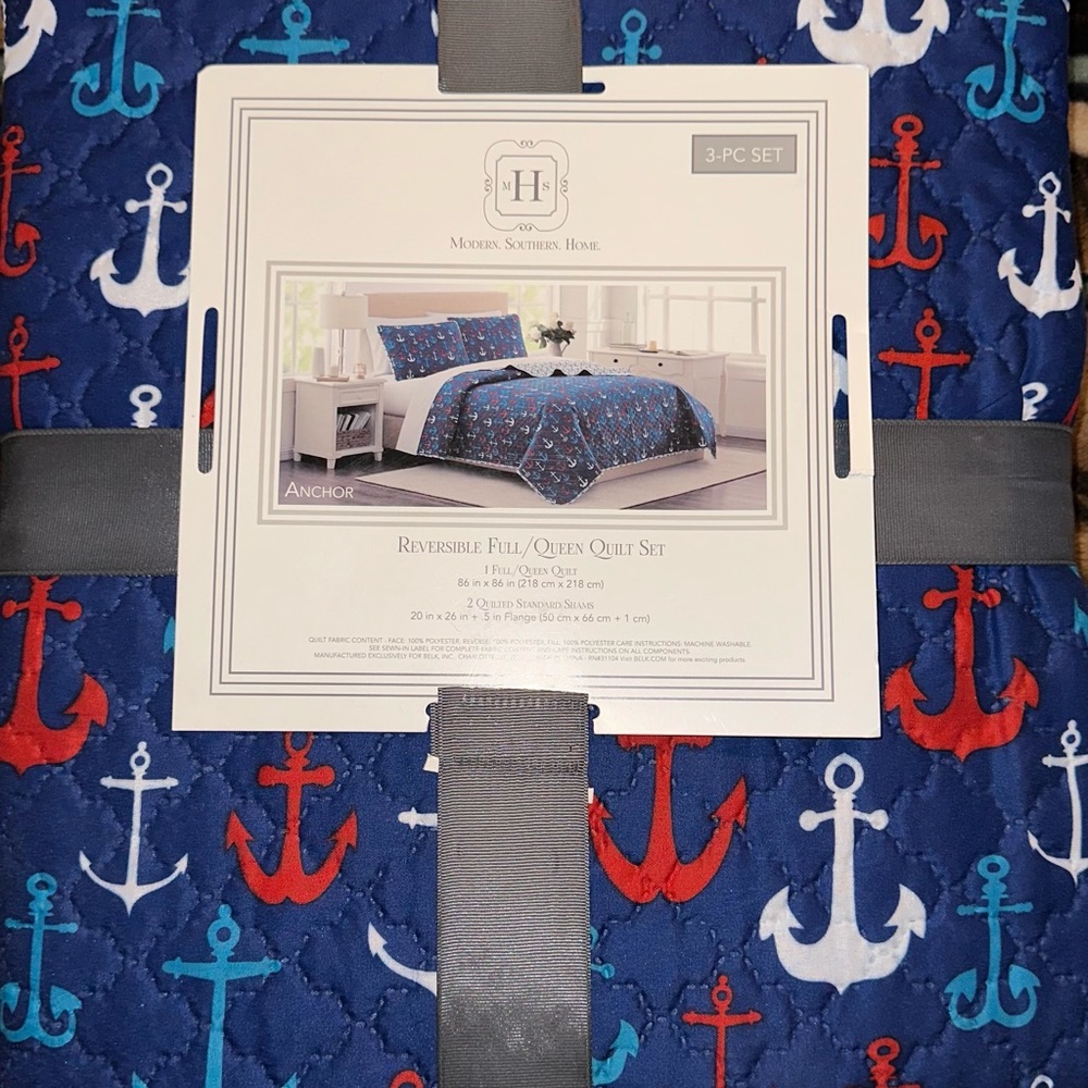 Navy blue anchor quilt with two matching shams  Full-size/ Queen
